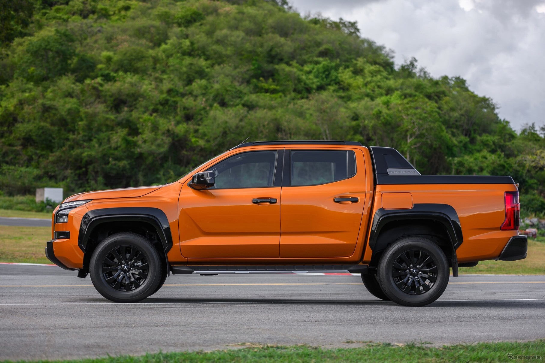 三菱 トライトン L200 新型