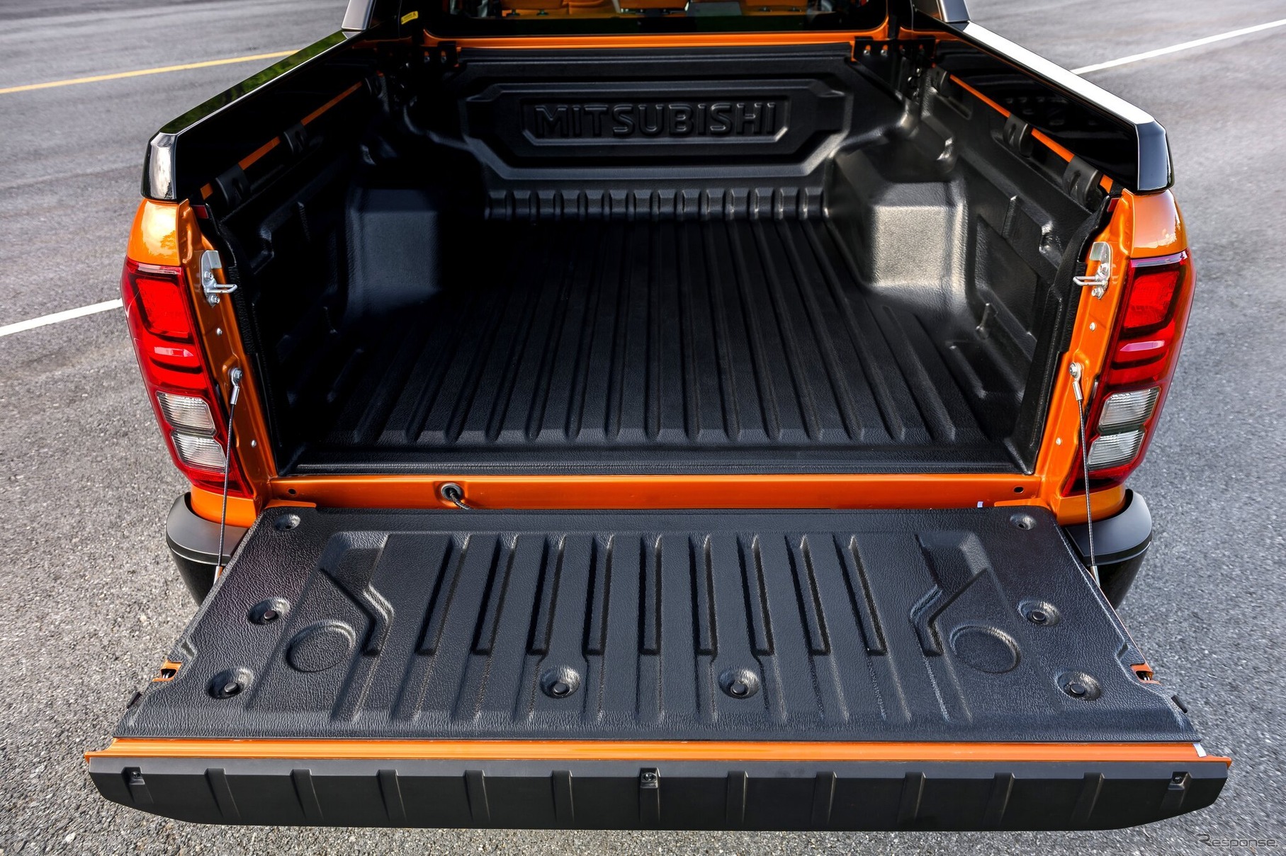 三菱 トライトン L200 新型