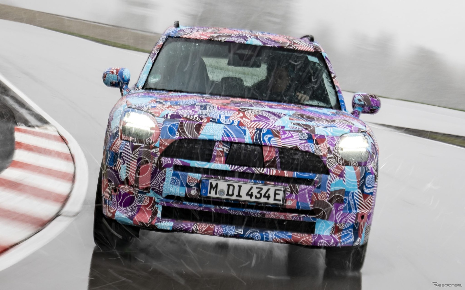 MINI カントリーマン（クロスオーバー）次期型のEVプロトタイプ