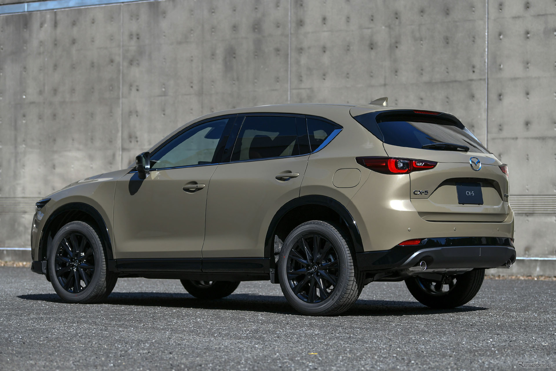 マツダ CX-5 レトロスポーツエディション（ジルコンサンドメタリック）