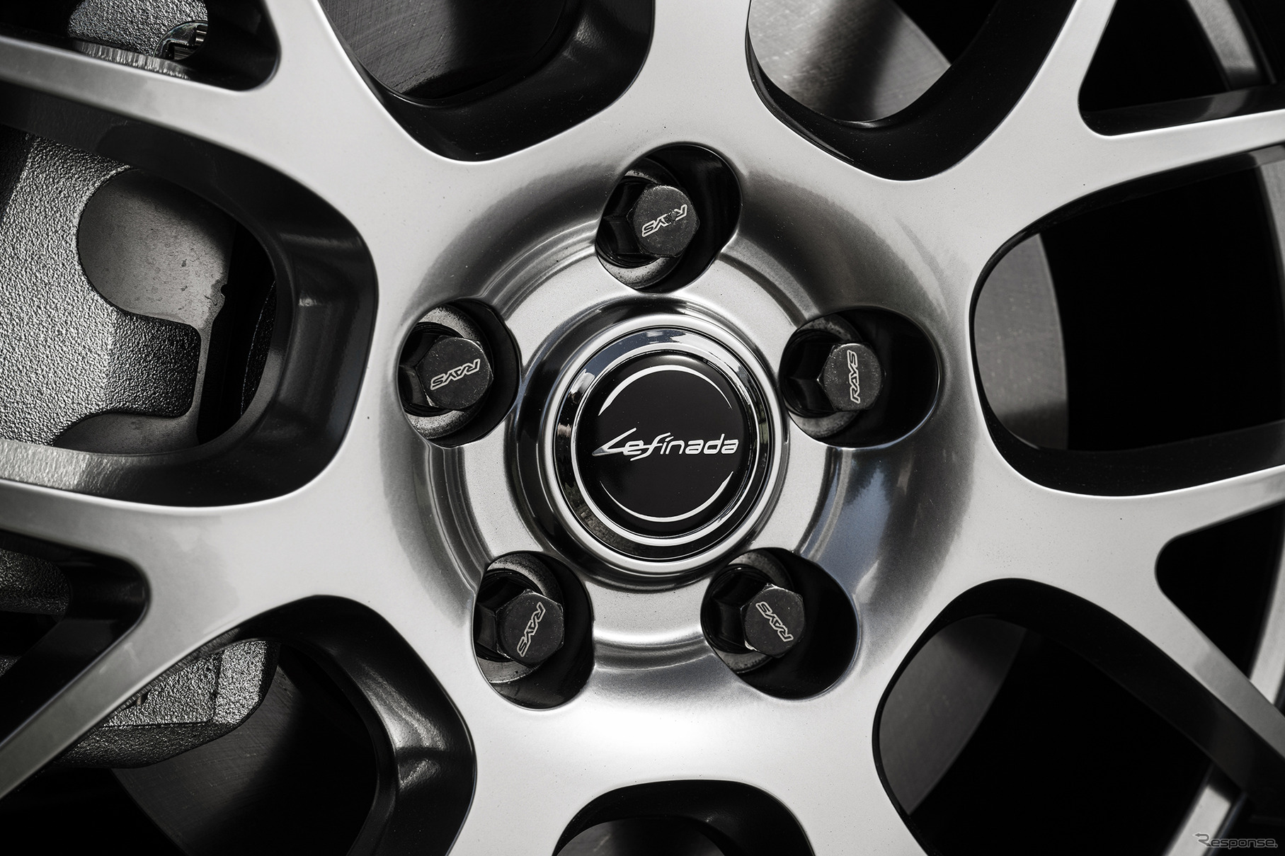 MID Lefinada MOTION3／19×7.0J IN40 235/55R19