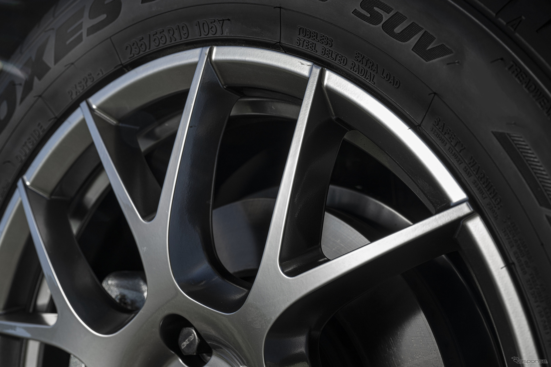 MID Lefinada MOTION3／19×7.0J IN40 235/55R19