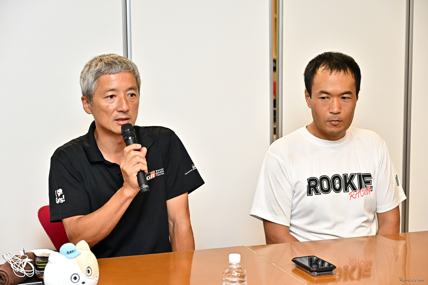 GR車両開発部グループ長の齋藤尚彦氏（左）