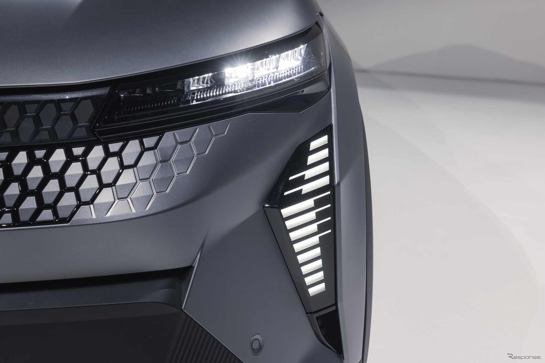 ルノー・セニック E-TECH エレクトリック の「エスプリ・アルピーヌ」