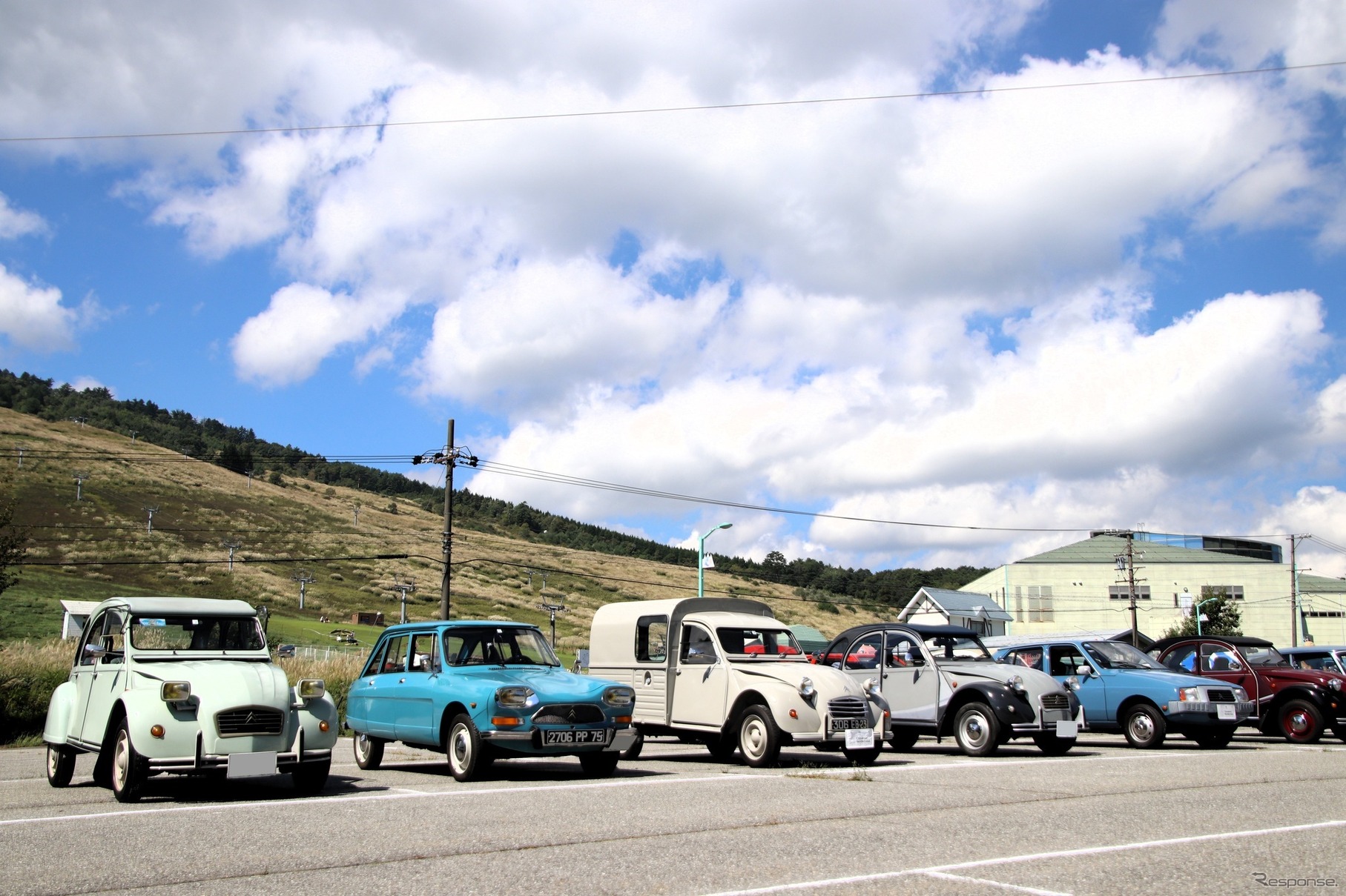左からシトロエン ２CV、アミ8、2CVフルゴネット、2CVチャールストン、ヴィザ