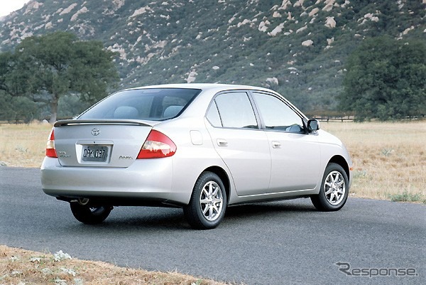 【新聞ウォッチ】読売、朝日は掲載なし、燃費世界最高の「改良プリウス」