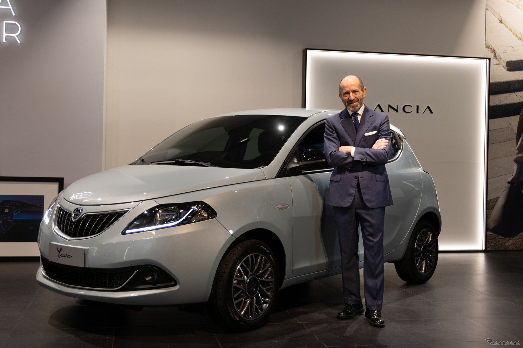 現在、唯一の販売車種、イプシロン。人物はナポリターノCEO