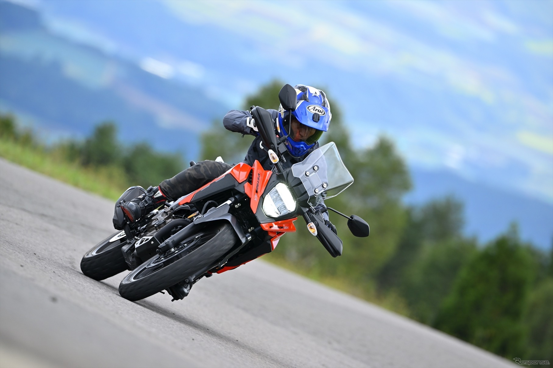 スズキ Vストローム250SX