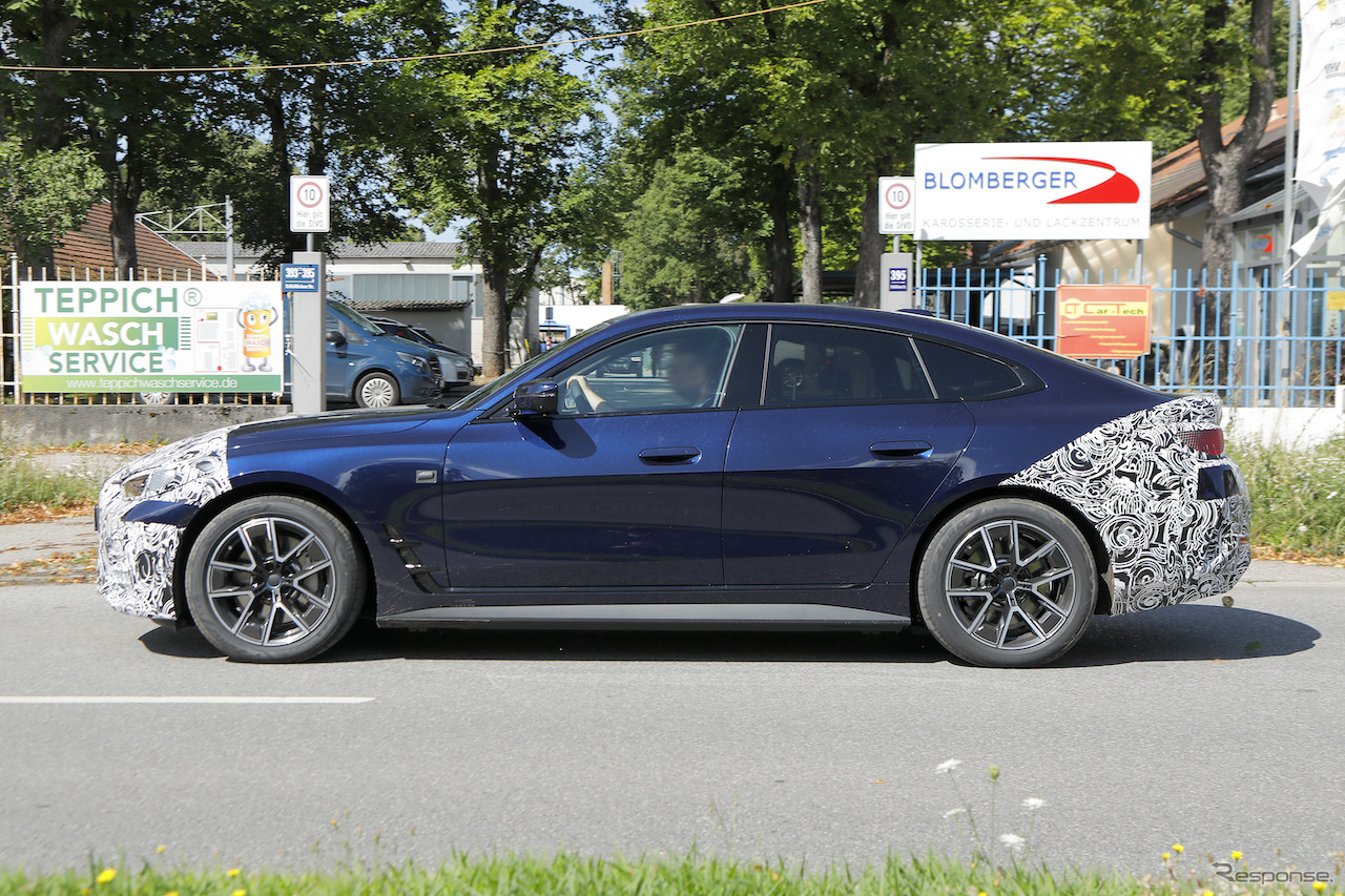 BMW i4 改良新型プロトタイプ（スクープ写真）