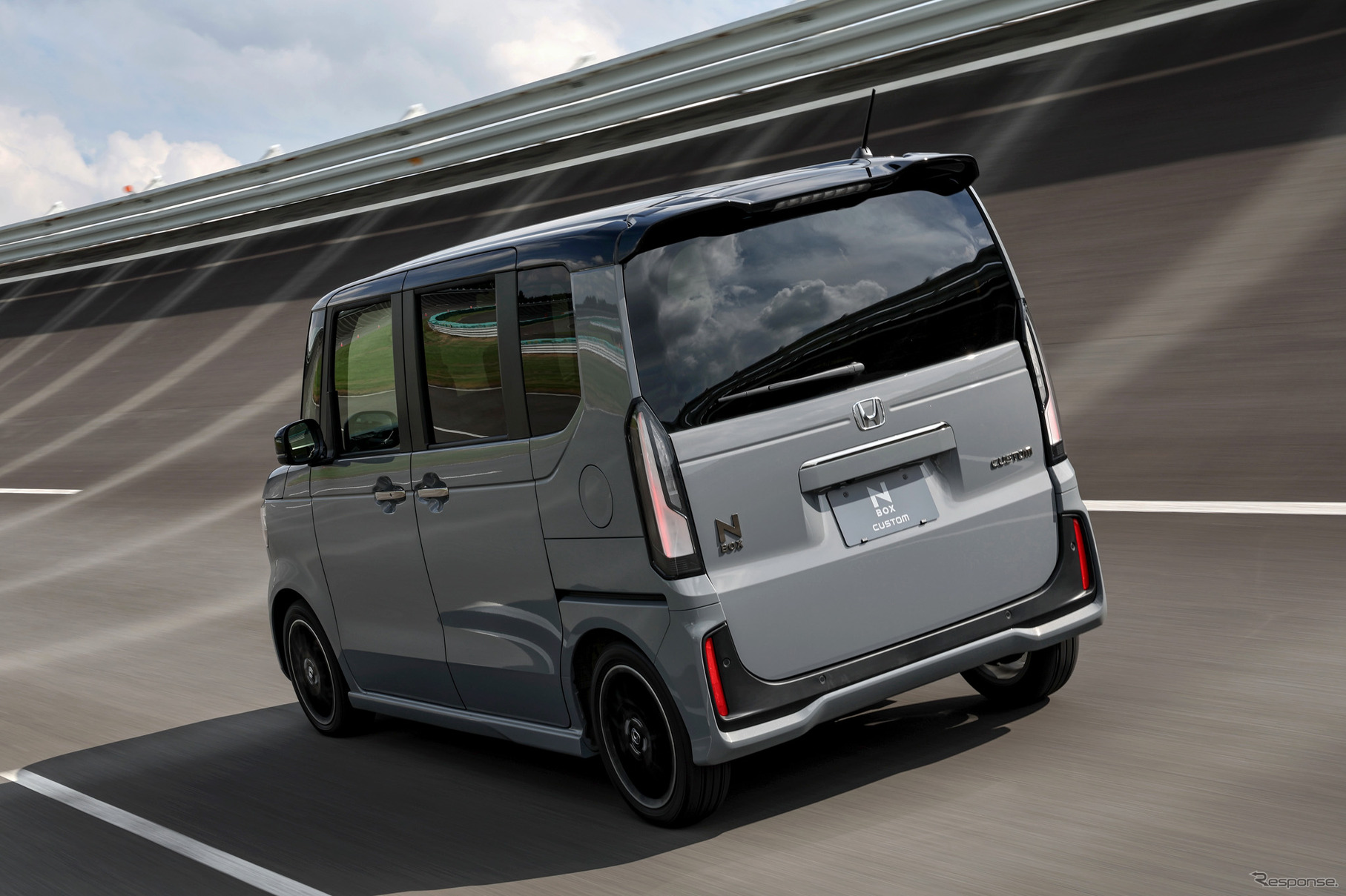 ホンダ N-BOX カスタム 新型