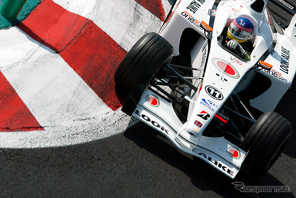 混乱するF1移籍市場---真夏に燃えるストーブリーグ