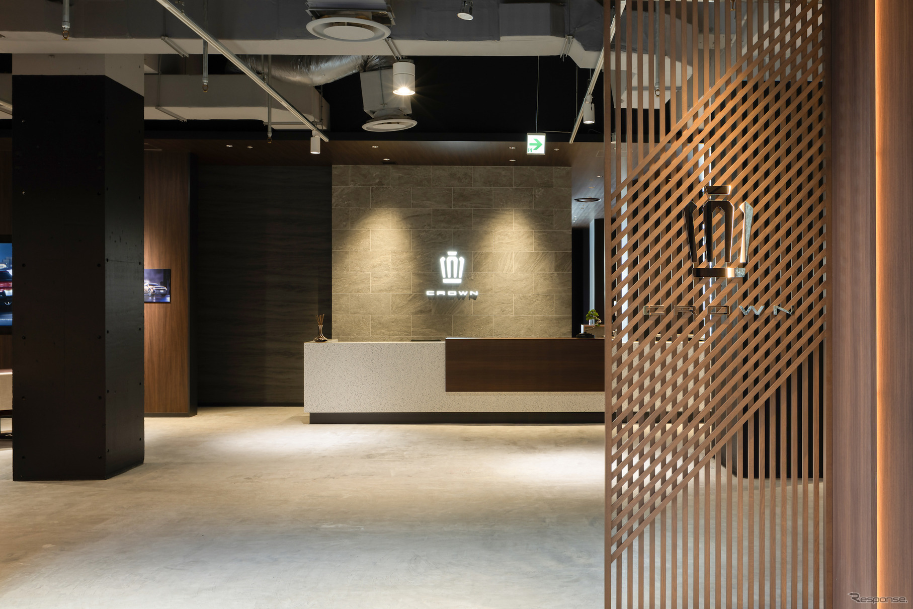 THE CROWN 福岡