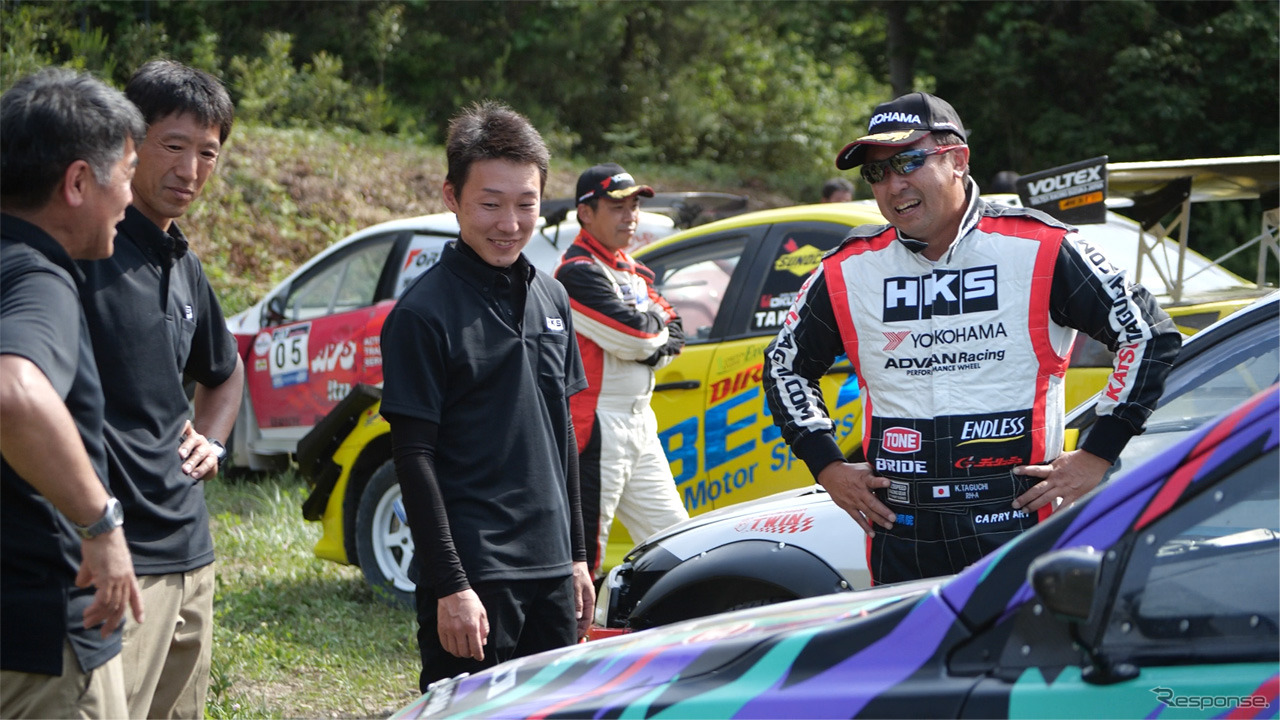 田口勝彦選手とHKSチーム