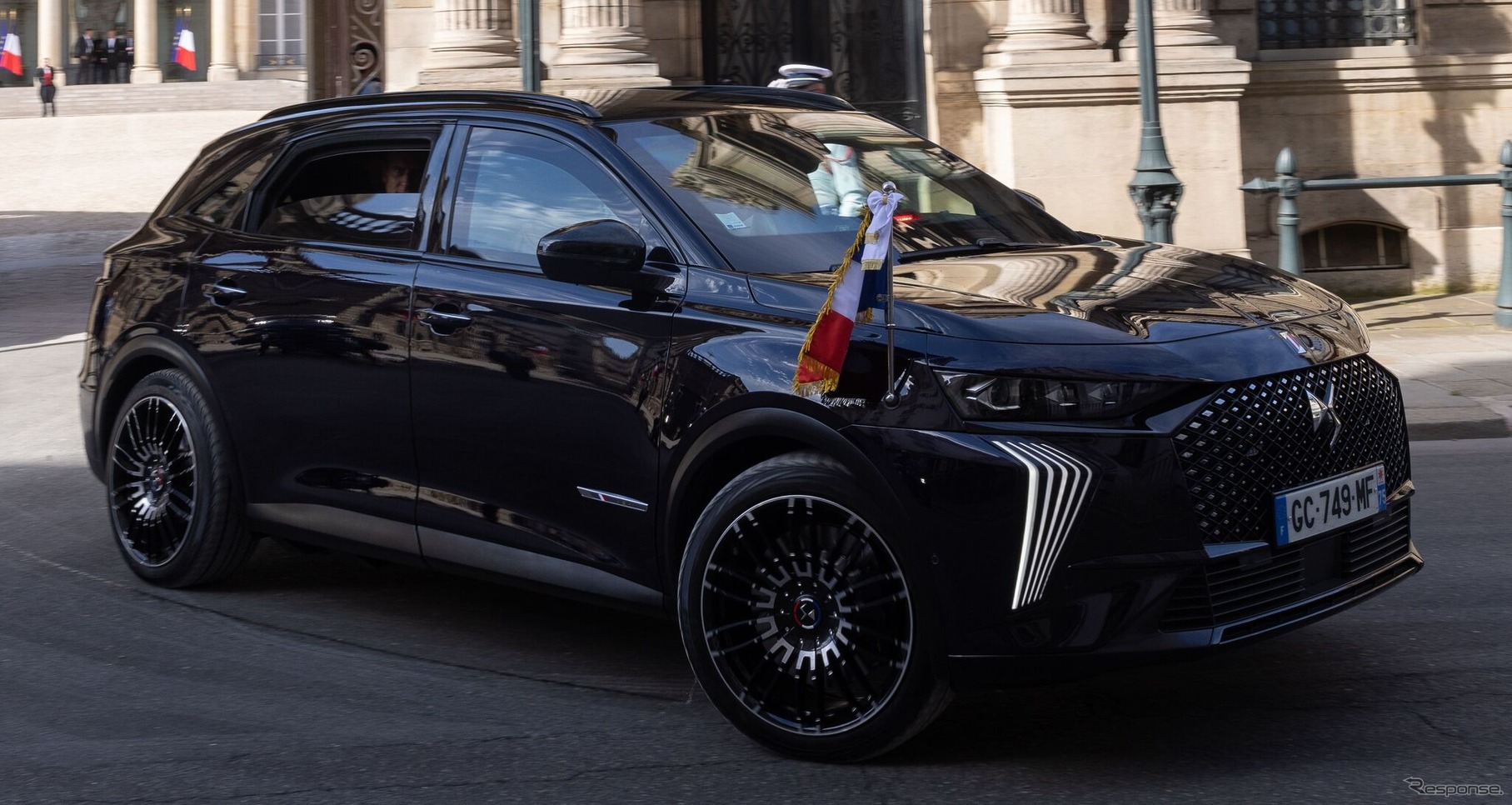 DS 7 のフランス大統領専用車「ELYSEE」