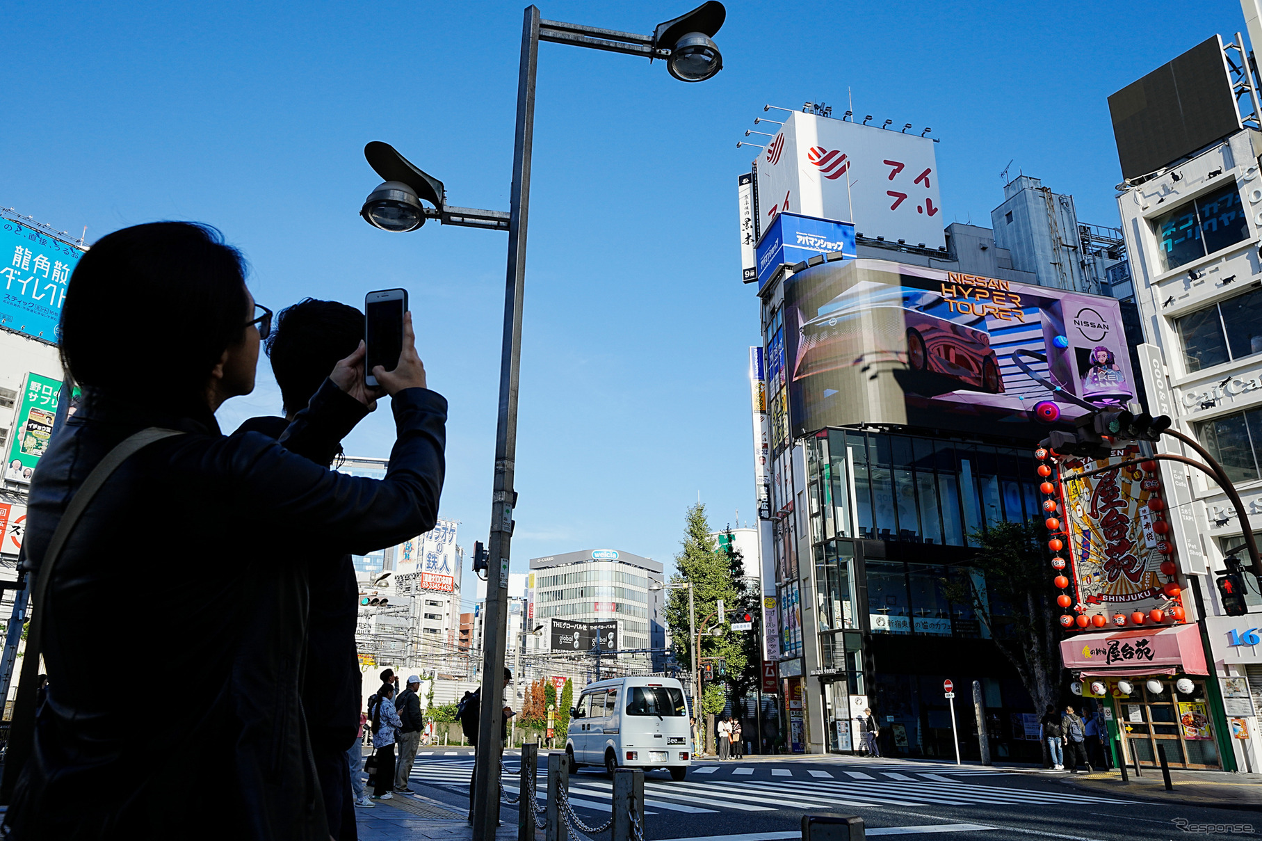 クロス新宿ビジョン