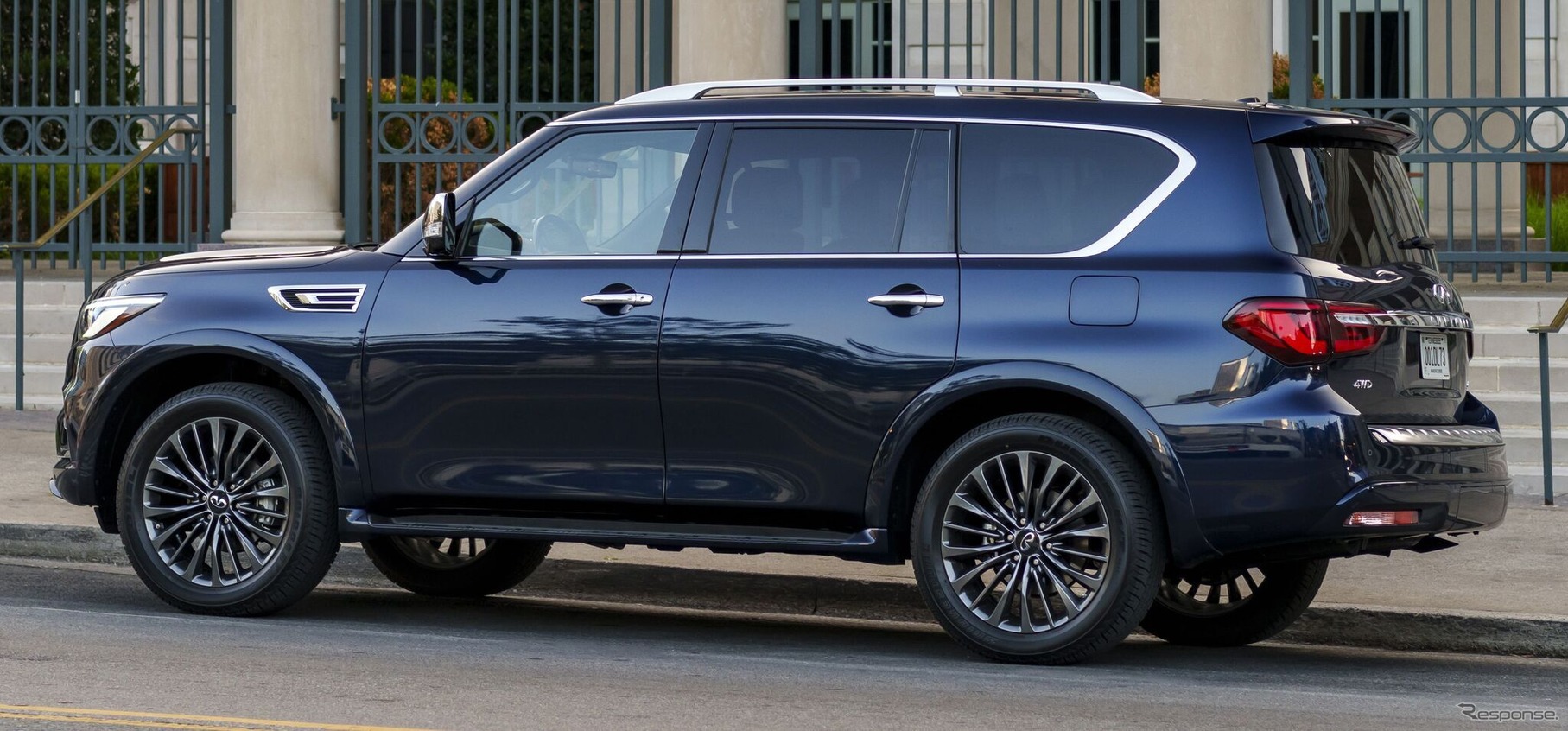 インフィニティ QX80 現行型