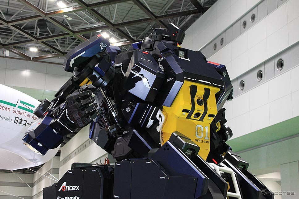 ツバメインダストリ搭乗型ロボット「アーカックス」（ジャパンモビリティショー2023）