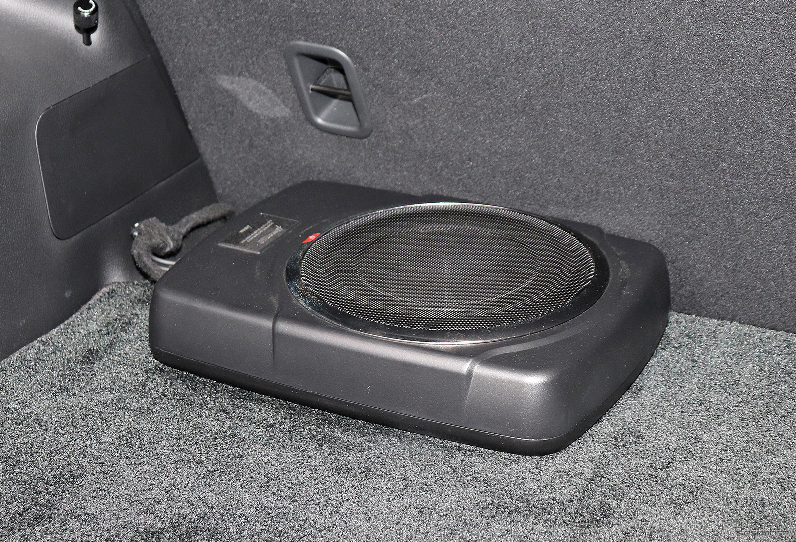 高度なシステムが搭載されたオーディオカーの一例（製作ショップ：LCサウンドファクトリー＜栃木県＞）。