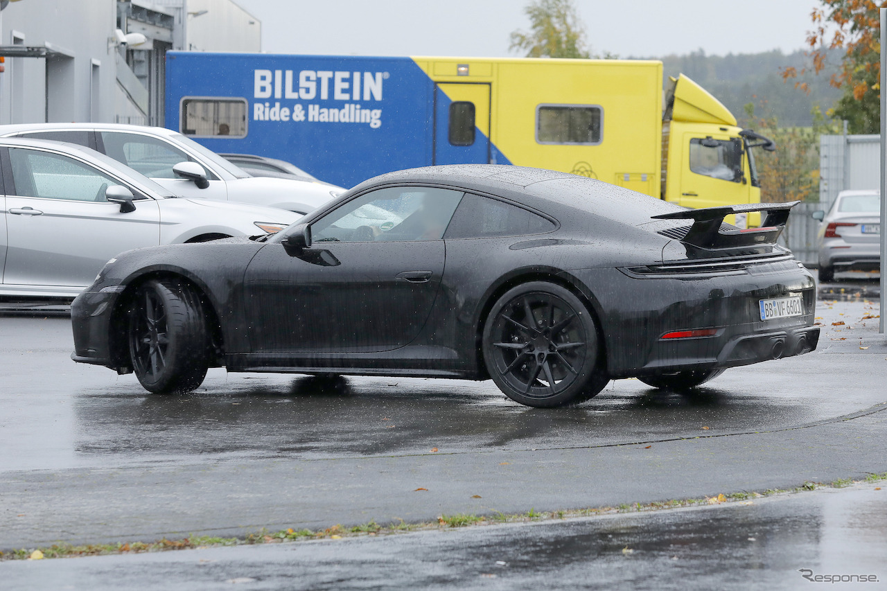 ポルシェ 911 GTS 改良新型プロトタイプ（スクープ写真）