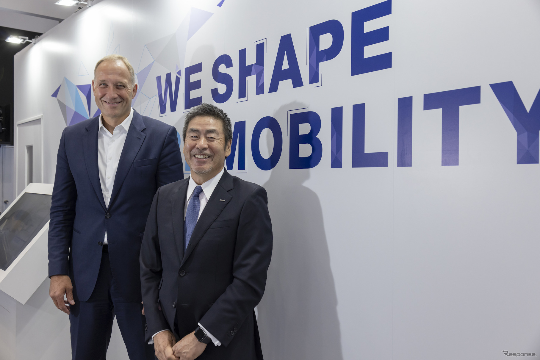 マーレのアルンド・フランツCEO（左）とマーレジャパン ヴァイスプレジデント アジア日本担当の坂野慎哉氏（右）