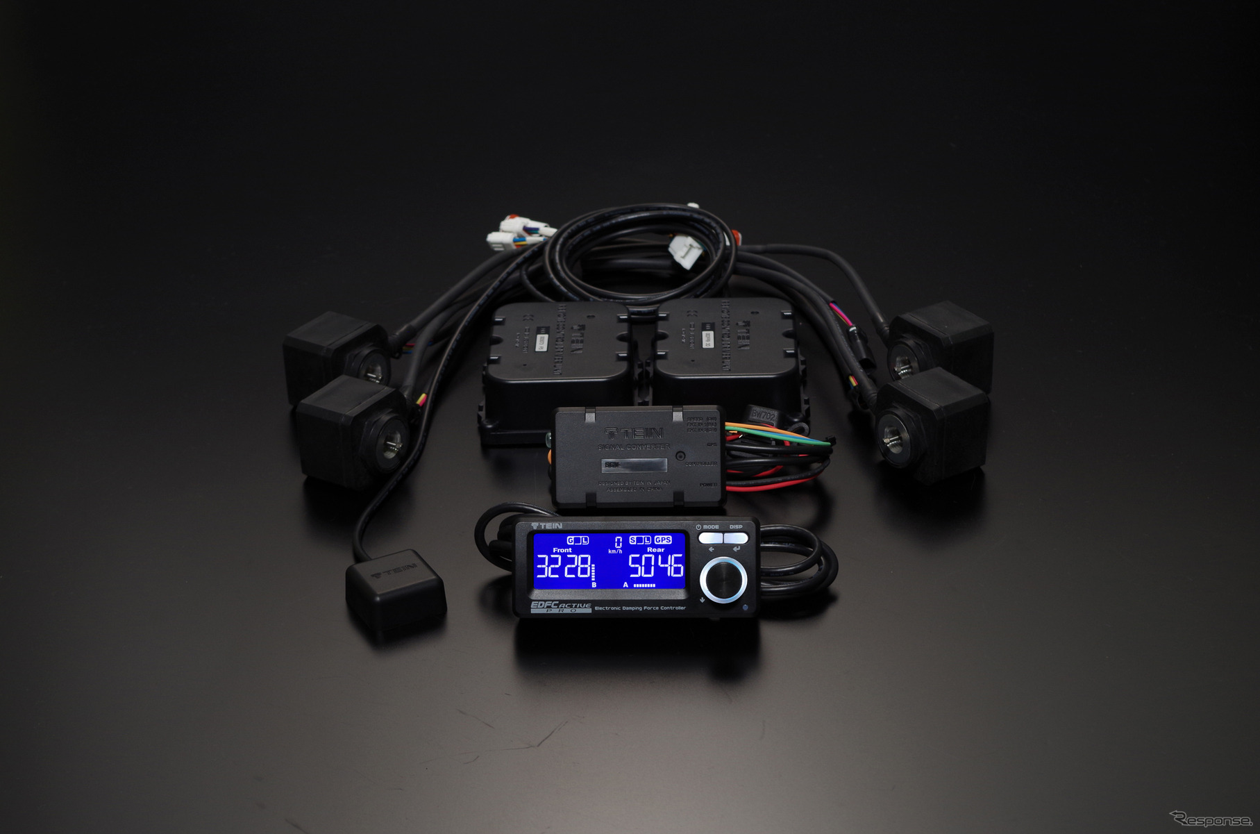 電動減衰力コントローラのスタンダード 車内から減衰力をリモートコントロール「EDCF Active PRO」