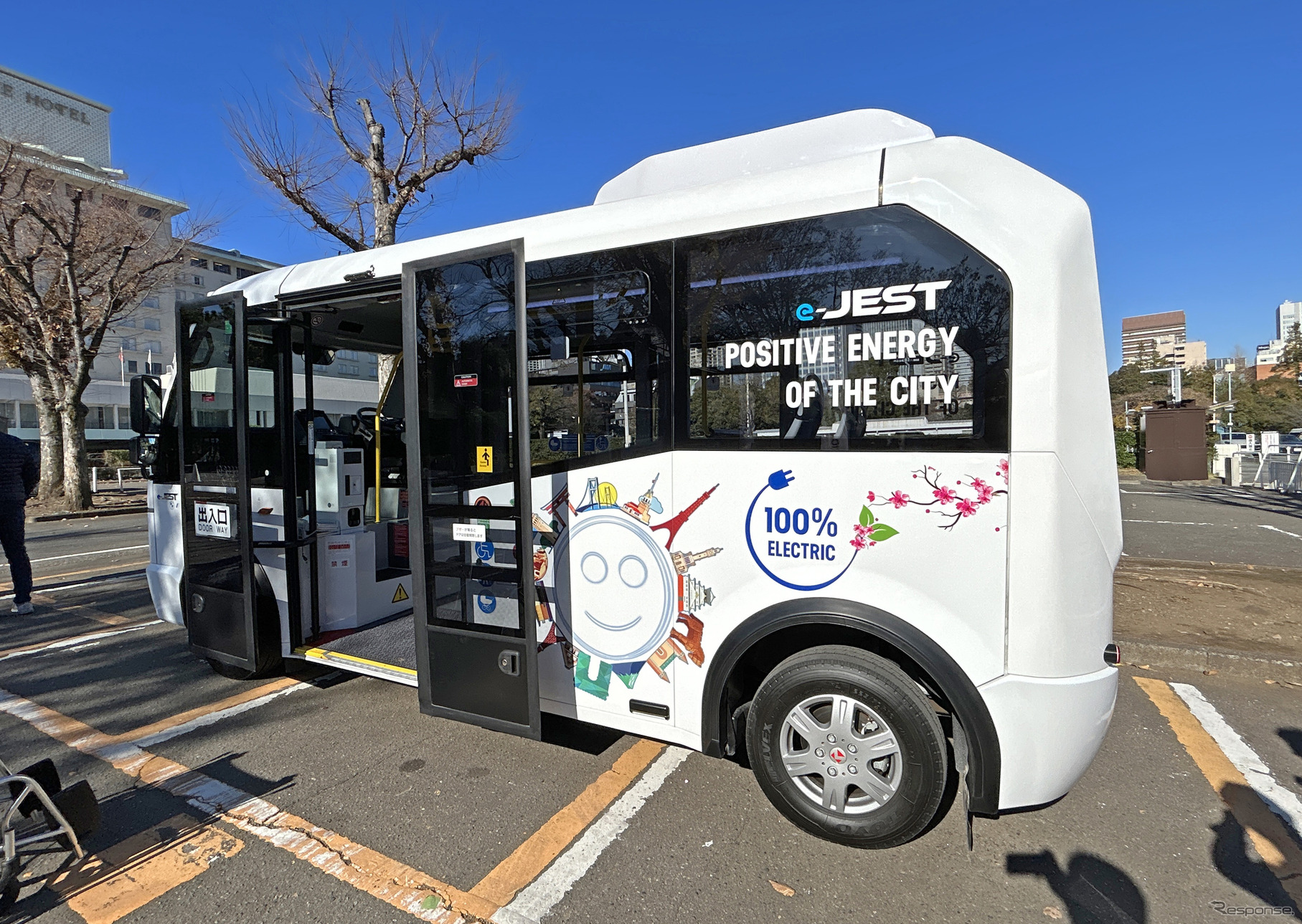 KARSANの小型ノンステップ電気バス「e-JEST」