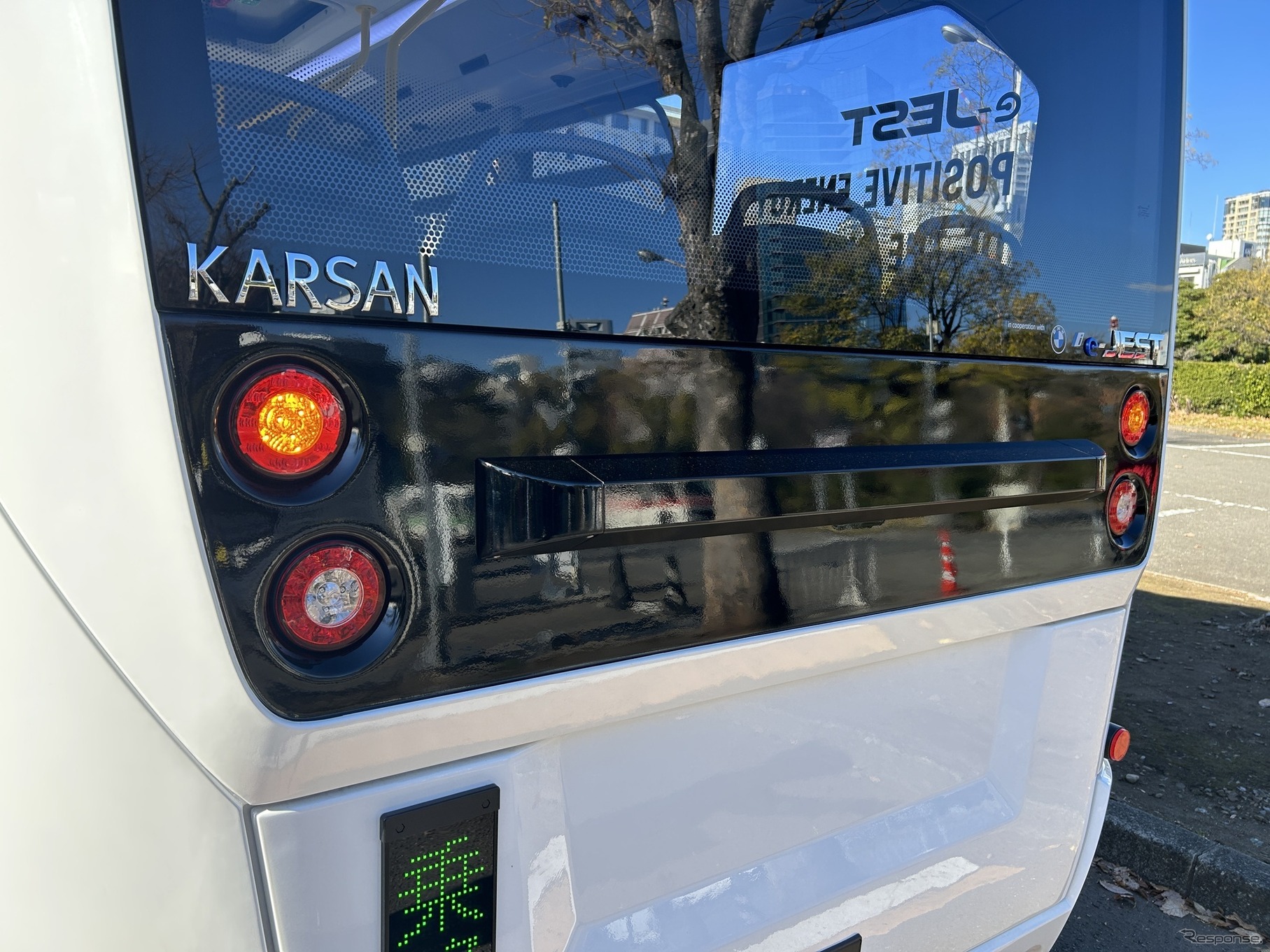KARSANの小型ノンステップ電気バス「e-JEST」