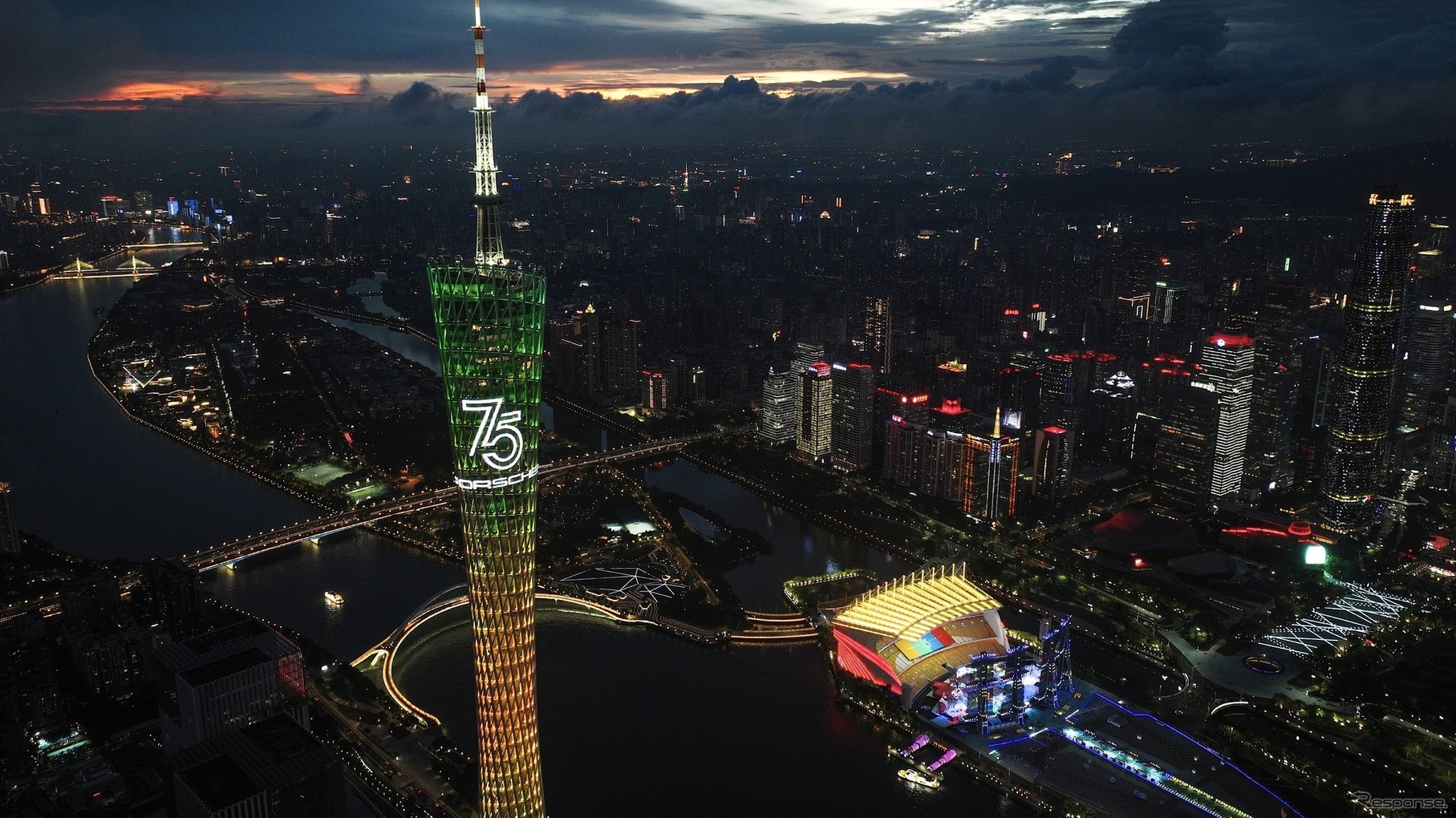 世界中で開催されたポルシェ75周年イベントの様子