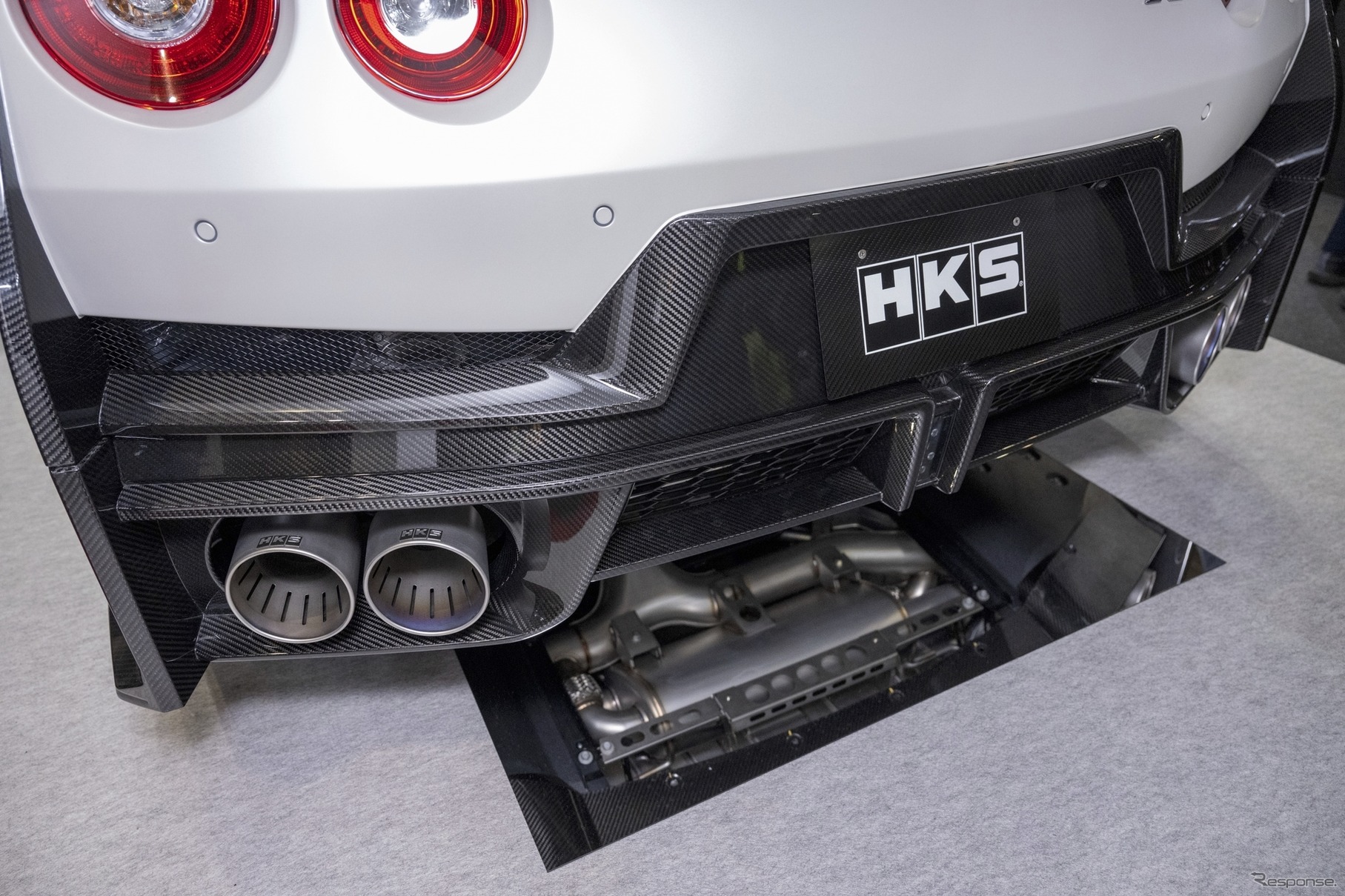 あのHKSがハイエースをPHEVにしちゃった！カーボンニュートラルもチューニングも本気のHKS…東京オートサロン2024