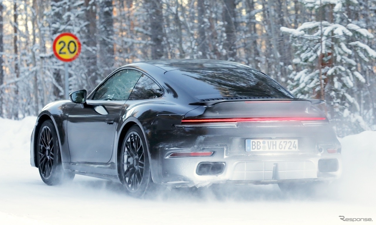 ポルシェ 911ターボ 改良新型プロトタイプ（スクープ写真）