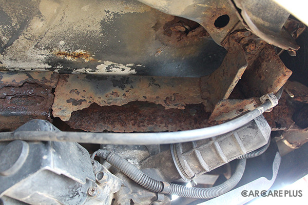 普段見ることのないクルマの下廻りは錆が進行しやすい