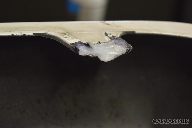 プラスチック溶接のデモンストレーションの様子