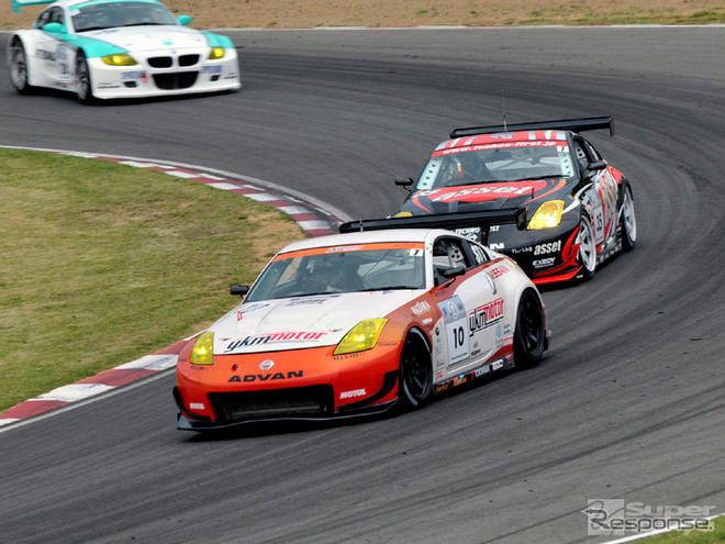 【スーパー耐久 第2戦】決勝…2台のZによる激しいバトル