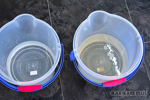 右が洗浄を施した後の汚水