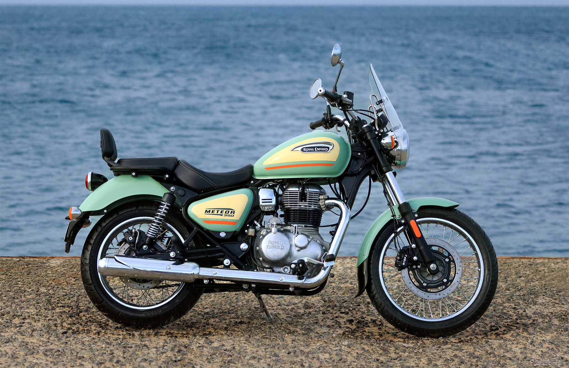 ロイヤルエンフィールド・メテオ350（オーロラグリーン）