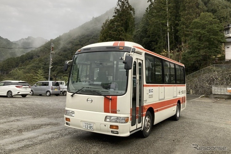 十津川村営・迫西川線車両例：2011年式日野リエッセ前扉路線車BDG-RX6JFBA