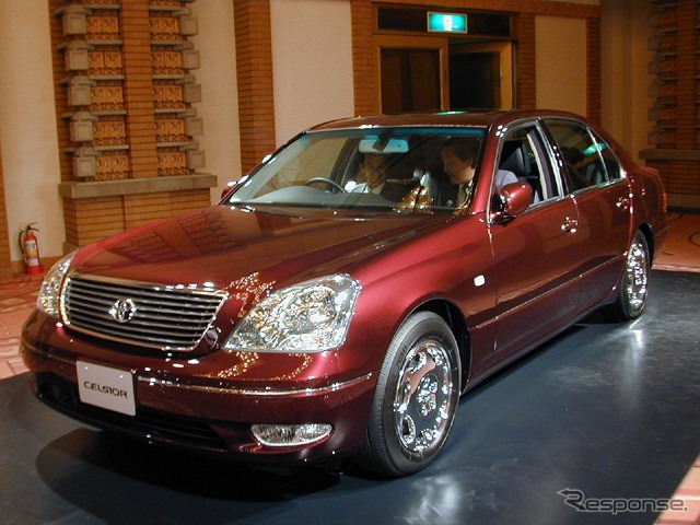 高級車を盗んでは店に突っ込む---5億円を荒稼ぎしたグループ逮捕