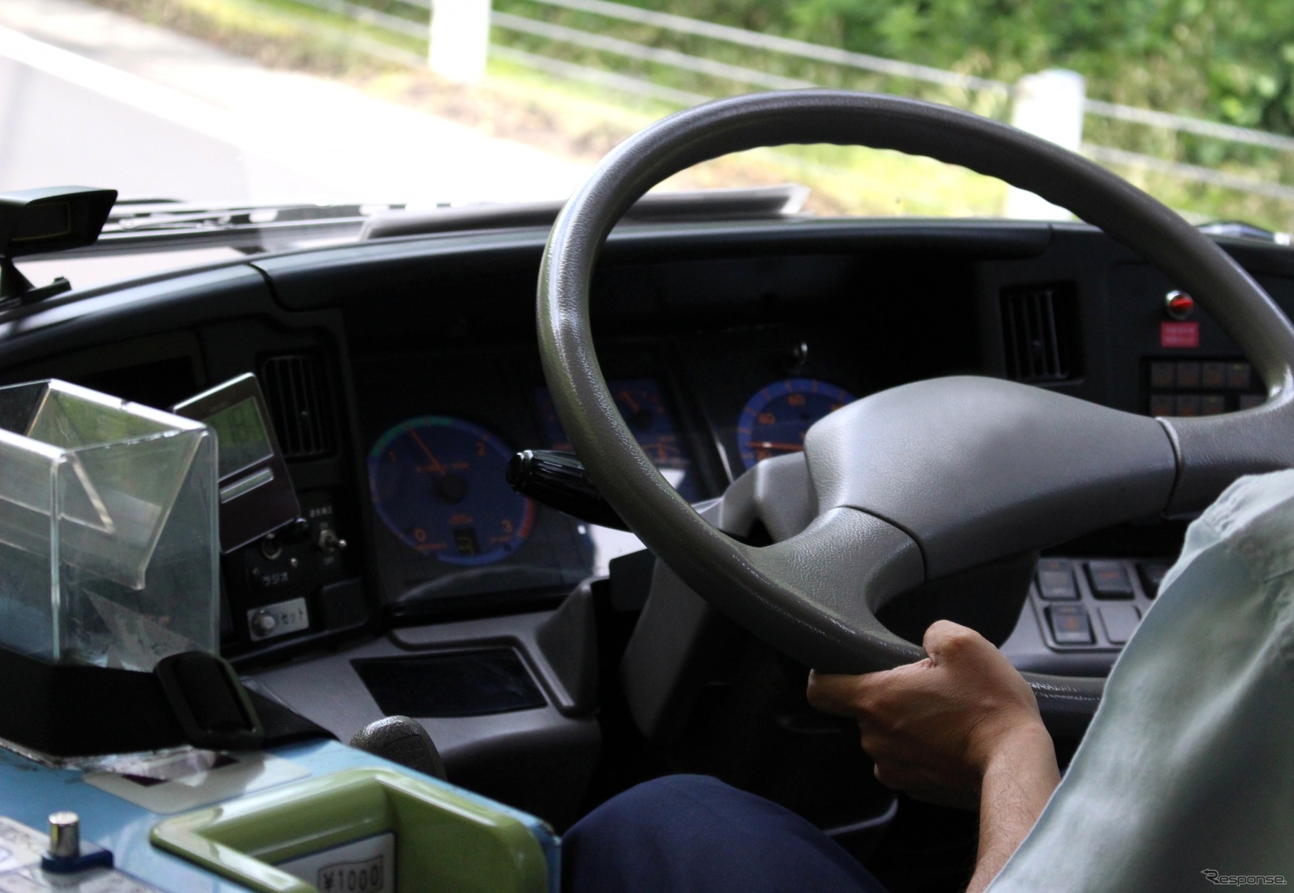 三菱ふそうバス製造が工場の従業員をバス運転手として派遣する事業を始めるという（写真はイメージ）