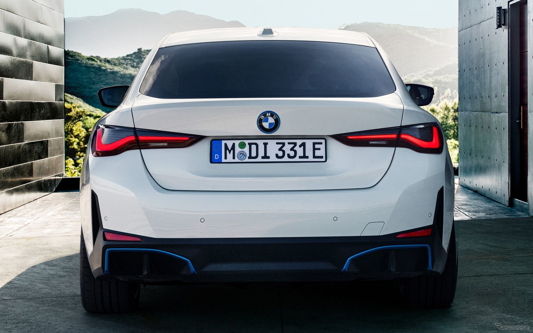 BMW i4 現行型（参考）