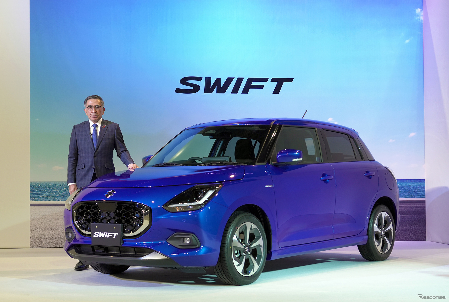 スズキ社長と新型スイフト