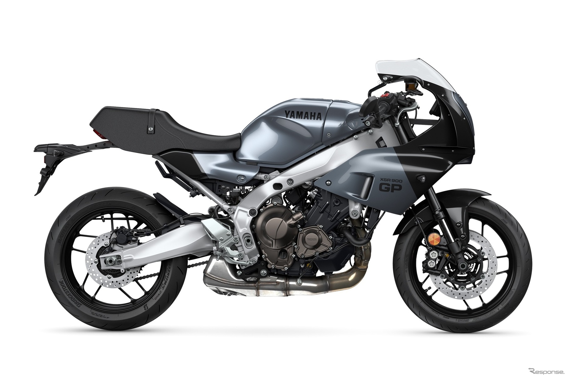 ヤマハ XSR900GPには「ダークグレー」も設定。より幅広い世代にもアピールする。