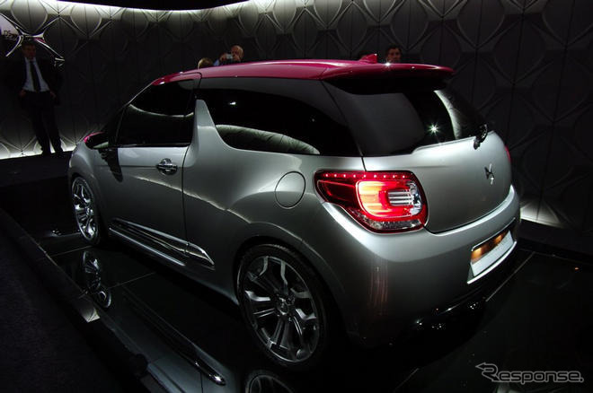 シトロエンの小さな高級車、DSインサイド…内装初公開