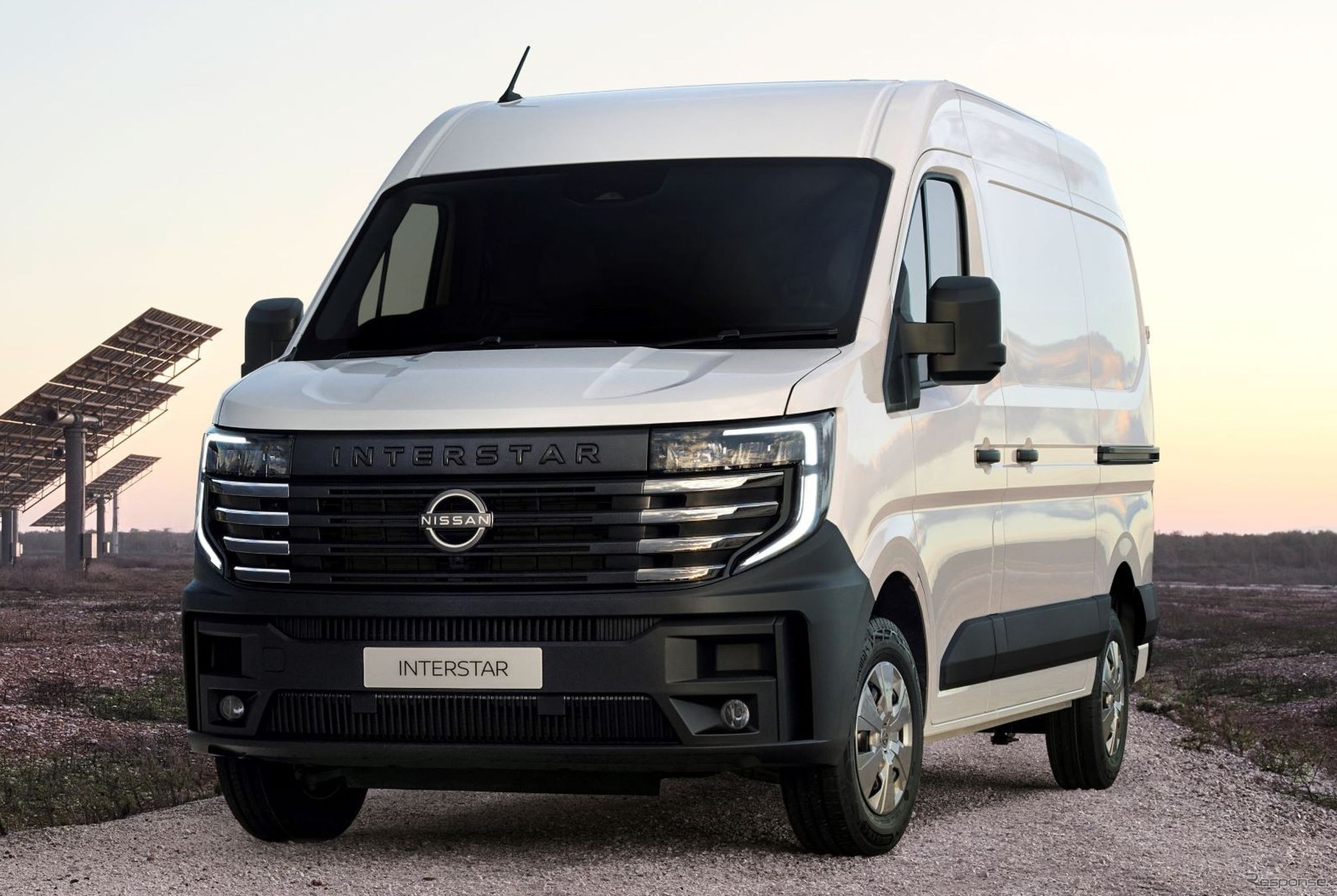 日産 インタースター 新型
