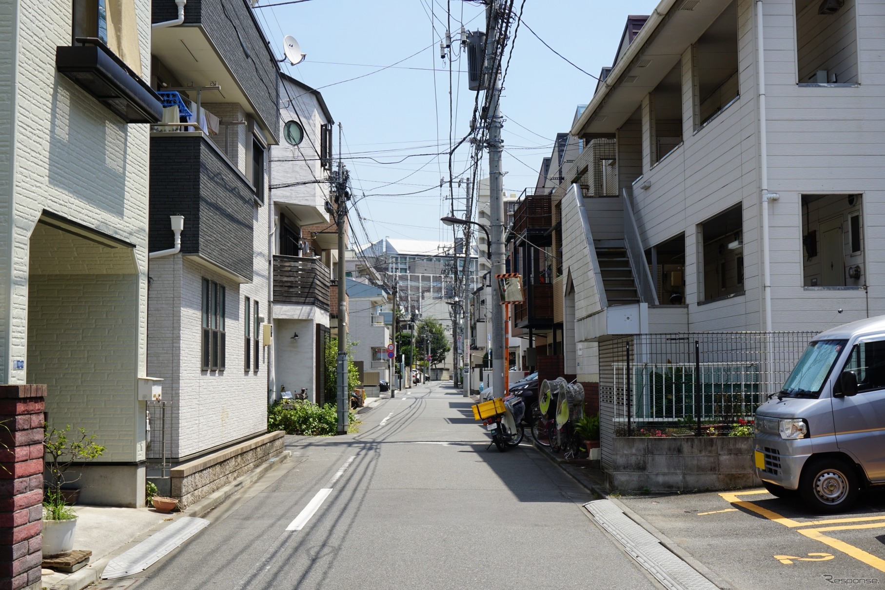 道幅狭い生活道路、法定速度を30km/hに変更へ、警察庁検討（写真はイメージ）