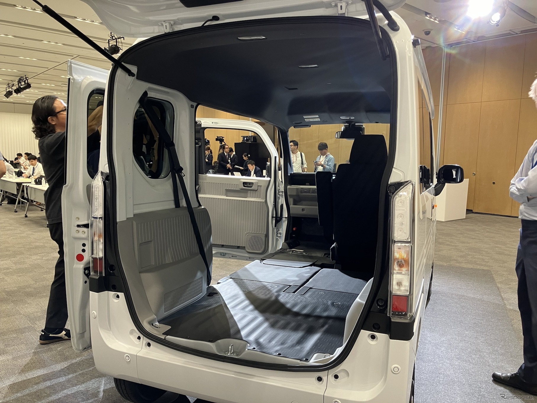 ホンダ N-VAN e: