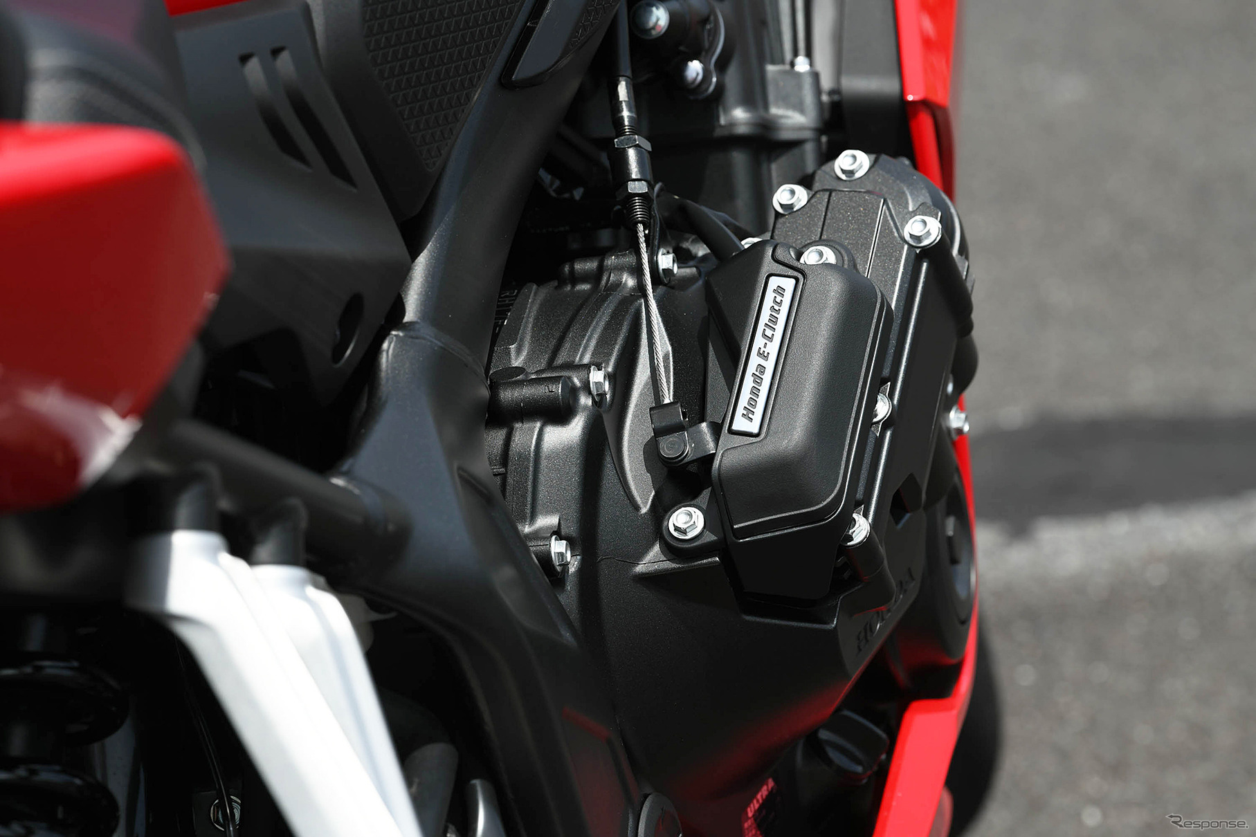 CBR650Rに搭載されている「E-Clutch」