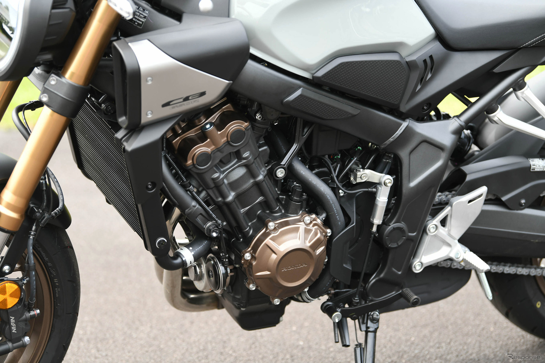 「E-Clutch」搭載車でもシフトペダルの操作はMTと全く同じ