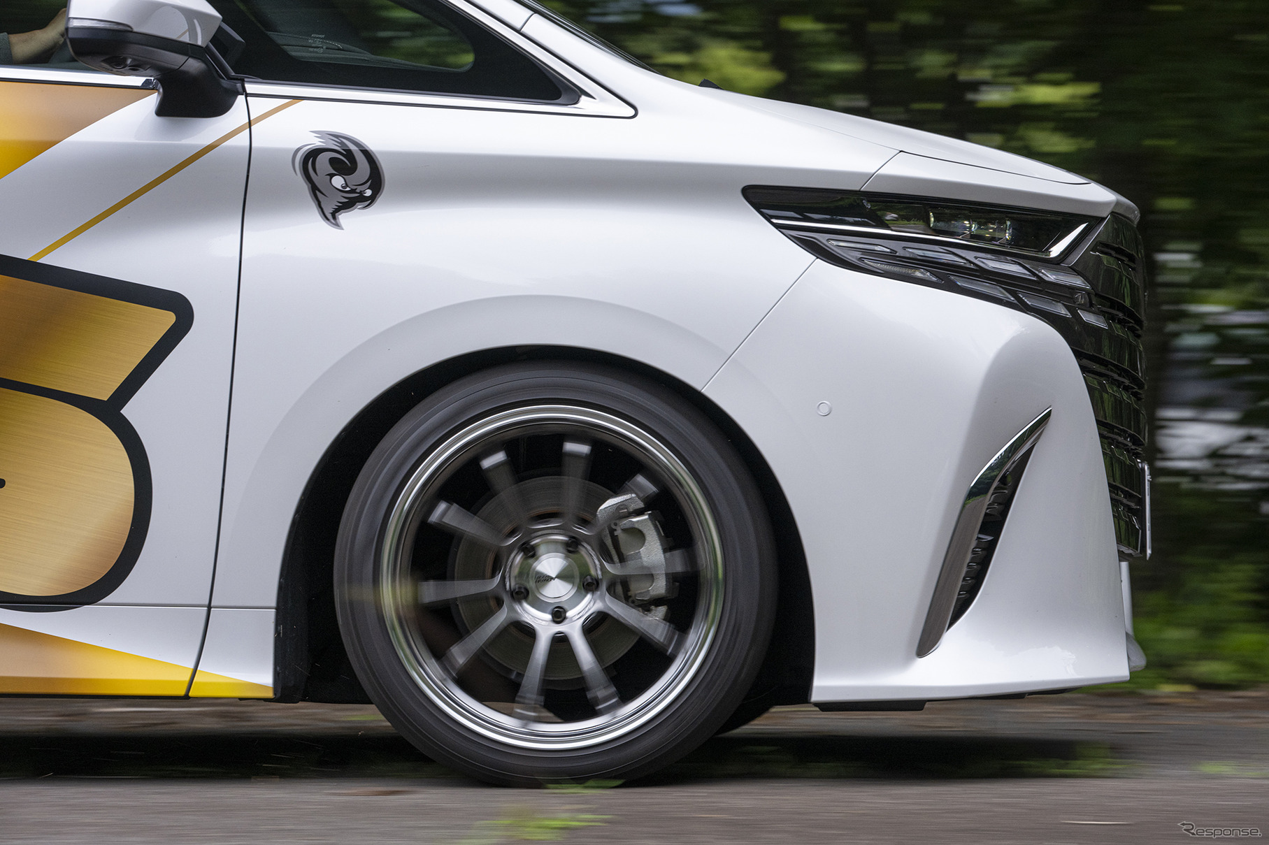 新型アルファード ヴェルファイア用 車高調整式サスペンション「HKS HIPERMAX S」