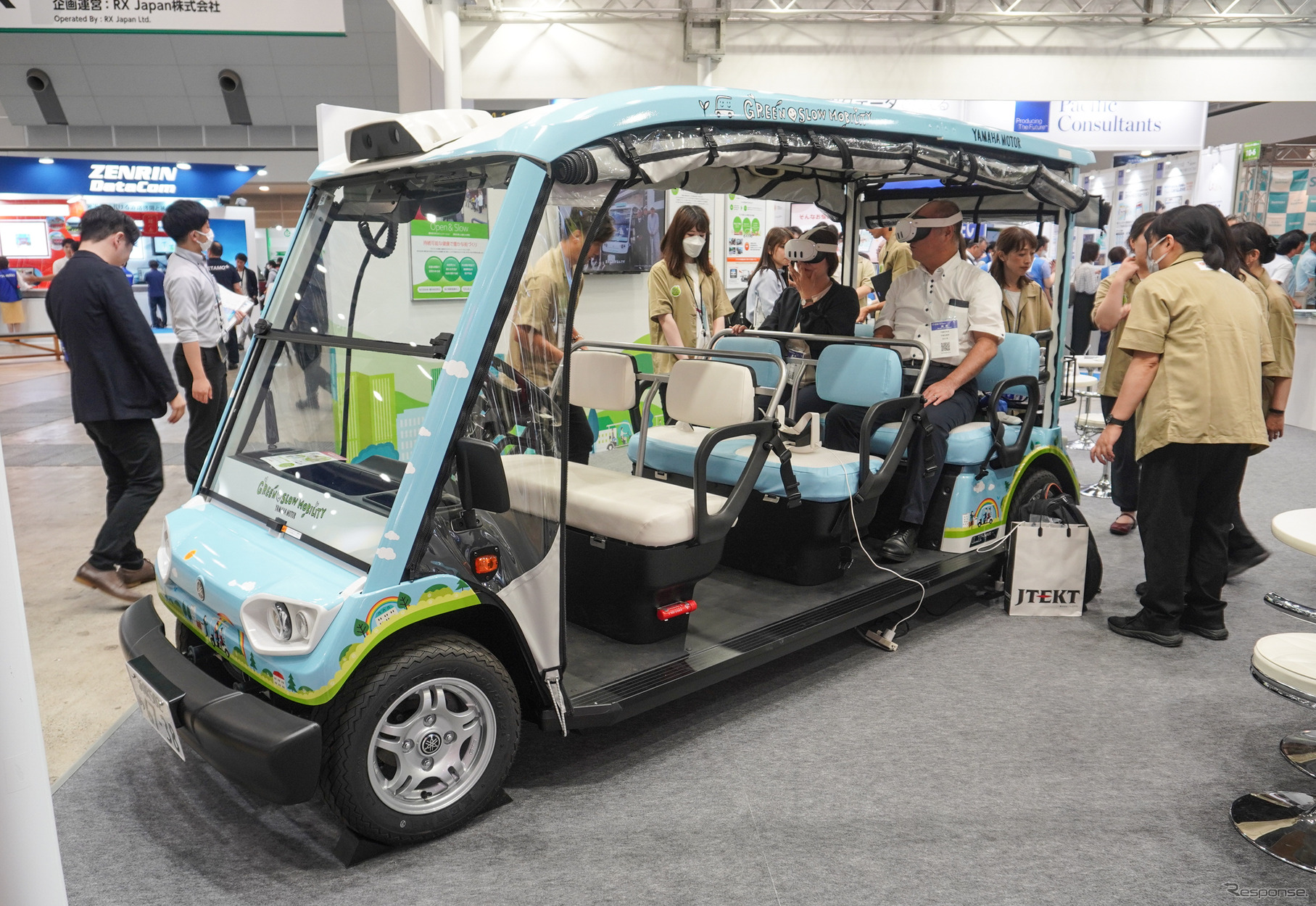 ヤマハ発動機の電動ゴルフカートをベースとした低速モビリティ