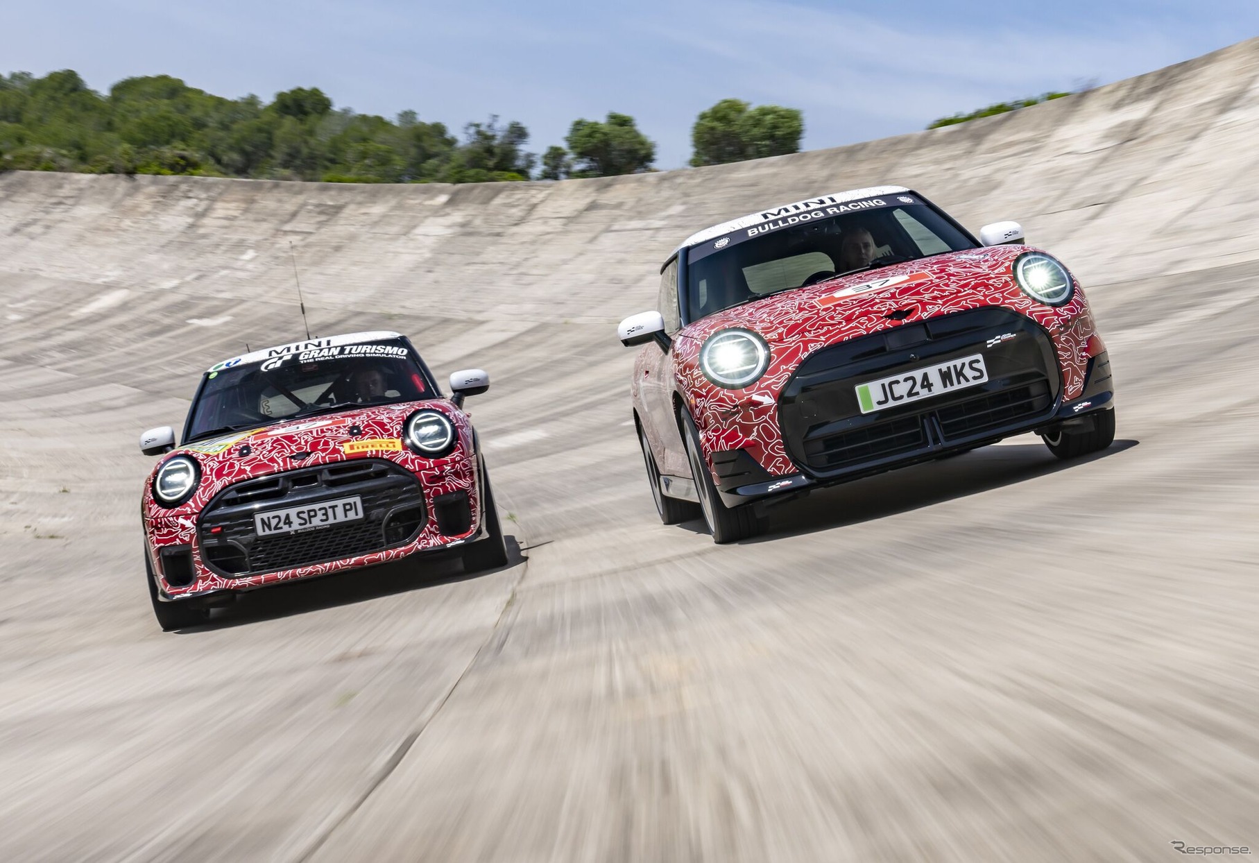 MINI『ジョンクーパーワークスE』のプロトタイプと『ジョンクーパーワークス・プロトタイプ#317』